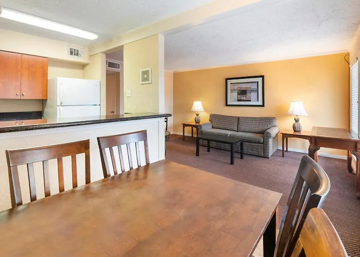 Oyo Hotel & Apartments Houston Galleria